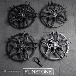 Custom forged ส่วนนอก แบบ Center lock สำหรับ Maserati Levante สีดำด้าน