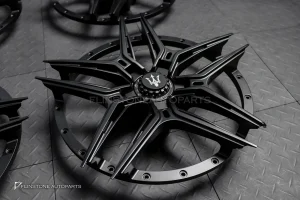 Custom forged ส่วนนอก แบบ Center lock สำหรับ Maserati Levante สีดำด้าน