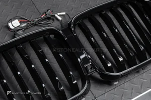 กระจังหน้า สำหรับ BMW X5 G18 LCI เส้นเดี่ยว สีดำเงา มีกล้องหน้า