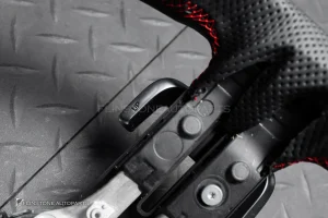 พวงมาลัย Carbon fiber หนังดำ ด้ายแดง ไม่มีกรอบ และ Airbag สำหรับ W206 C-Class