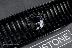 กระจังหน้า สำหรับ Volvo XC90 สีดำเงา