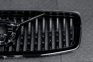 กระจังหน้า สำหรับ Volvo XC90 สีดำเงา