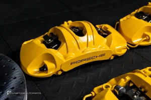 ชุดเบรค สำหรับ PORSCHE 992 Carrera S สีเหลือง โลโก้ดำ