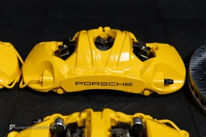 ชุดเบรค สำหรับ PORSCHE 992 Carrera S สีเหลือง โลโก้ดำ