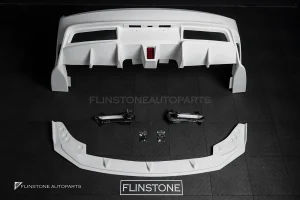 ตำหนิ ชุดกันชนหลัง + ดิฟฟิวเซอร์หลัง ทรง CMST Wide body สำหรับ mustang facelift งานดิบ
