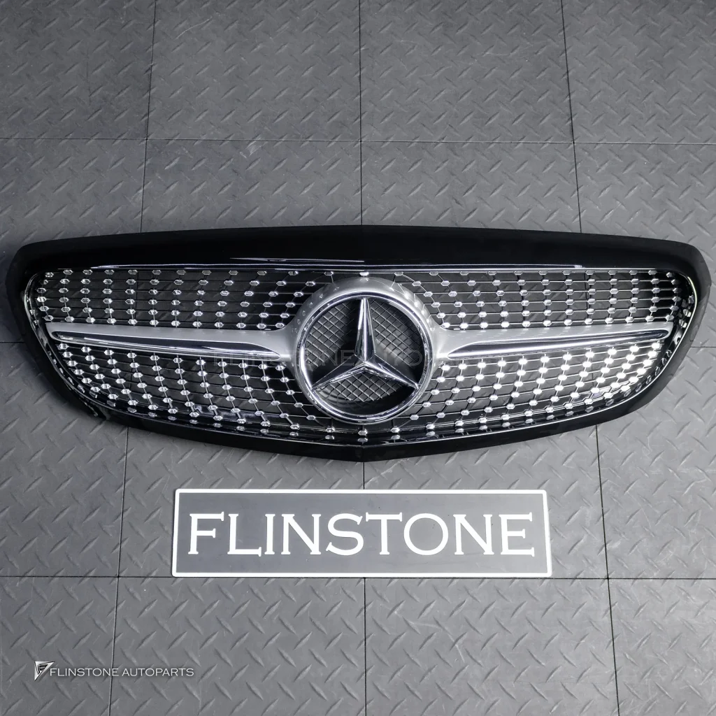 กระจังหน้า W205 C-Class ทรง Diamond ขอบสีดำเงา สำหรับรถ Executive