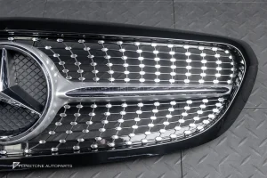 กระจังหน้า W205 C-Class ทรง Diamond ขอบสีดำเงา สำหรับรถ Executive
