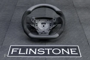 พวงมาลัย Carbon fiber สำหรับ Aston Martin Vantage 2010 หนังดำ ด้ายดำ