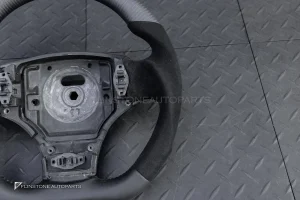 พวงมาลัย Carbon fiber สำหรับ Aston Martin Vantage 2010 หนังดำ ด้ายดำ