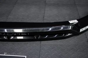 ลิ้นหน้า สำหรับ Volvo XC40 ทรง Maxton Design สีดำเงา