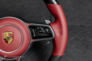 พวงมาลัยพร้อมAirbag Carbon fiber สำหรับ Porsche Cayenne 958 หนังแดงด้ายแดง