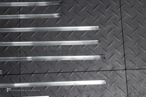 เส้นยางคาดข้างรถ สำหรับ W464 G-Class ลาย AMG สีโครเมี่ยม