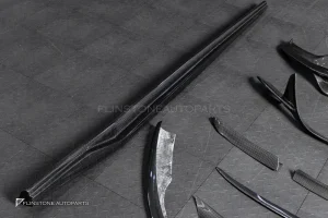 ชุดแต่งรอบคัน Carbon fiber สำหรับ Ferrari 812 Superfast ทรง NOVITEC ลาย 1
