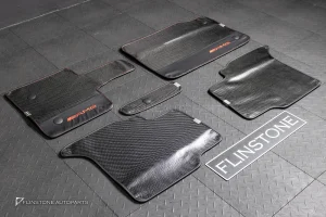 ผ้ารองพื้น ลาย Carbon fiber สำหรับ W464 G-Class ปั๊มโลโก้ AMG สีแดง