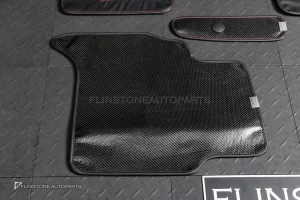 ผ้ารองพื้น ลาย Carbon fiber สำหรับ W464 G-Class ปั๊มโลโก้ AMG สีแดง