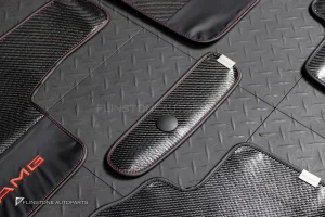 ผ้ารองพื้น ลาย Carbon fiber สำหรับ W464 G-Class ปั๊มโลโก้ AMG สีแดง