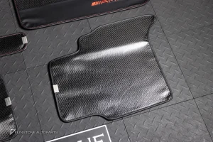 ผ้ารองพื้น ลาย Carbon fiber สำหรับ W464 G-Class ปั๊มโลโก้ AMG สีแดง