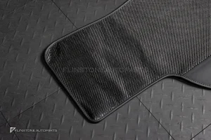 ผ้ารองพื้น ลาย Carbon fiber สำหรับ Porsche 992 Carrera ปั๊มโลโก้ 992 Carrera สีแดง