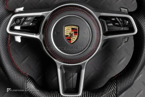 พวงมาลัย Carbon fiber พร้อมAirbag สำหรับ Porsche Cayenne 958 หนังดำ ด้ายแดง