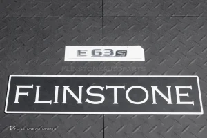 โลโก้ E63s สีโครเมี่ยม