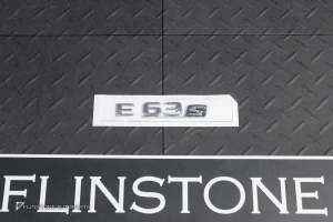 โลโก้ E63s สีโครเมี่ยม
