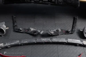 ชุดกันชนท้าย สำหรับ Maserati Levante ทรง Sport