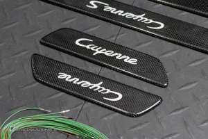 กาบบันได Carbon fiber พร้อมไฟ LED สำหรับ Porsche Cayenne S