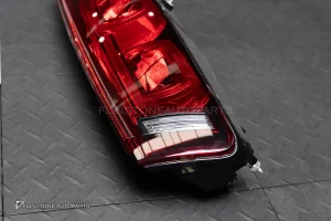 ไฟท้าย Audi R8 แท้ 420945095F 420945096F