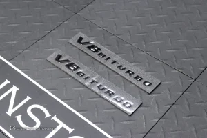 โลโก้ Mercedes Benz V8 BITURBO ติดแก้มรถ สีดำเงา