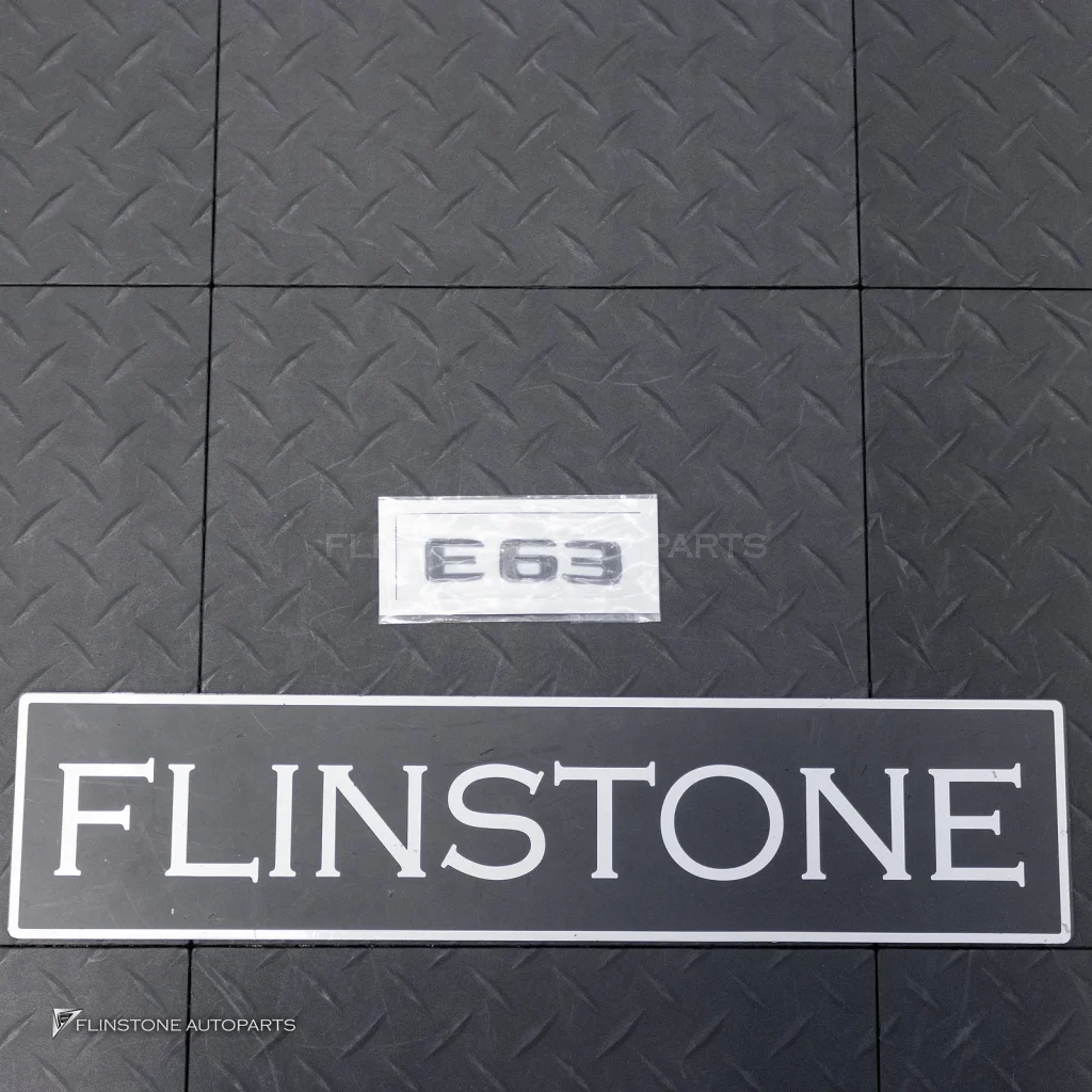 โลโก้ E63 สีดำเงา