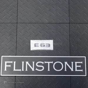 โลโก้ E63 สีดำเงา