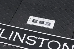 โลโก้ E63 สีดำเงา