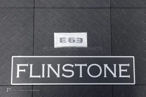 โลโก้ E63 สีดำเงา