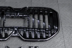 กระจังหน้า LED สำหรับ BMW G07 I7 เส้นเดี่ยว สีดำเงา