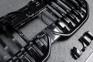 กระจังหน้า LED สำหรับ BMW G07 I7 เส้นเดี่ยว สีดำเงา