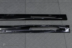 สเกิร์ตข้าง BMW G22 Series 4 ทรง GT สีดำเงา