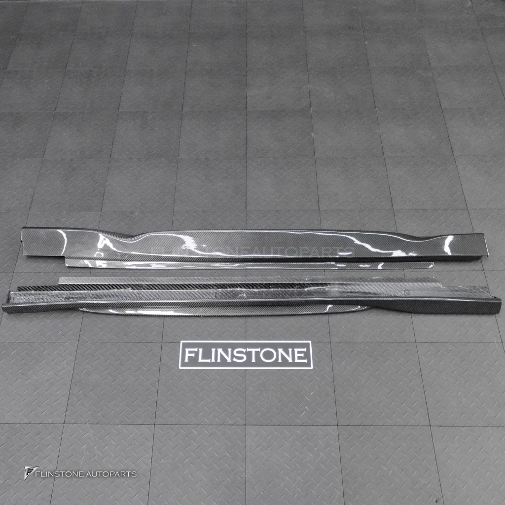 สเกิร์ตข้าง Carbon Fiber Porsche CAYENNE E3 ทรง TAKD DESIGN