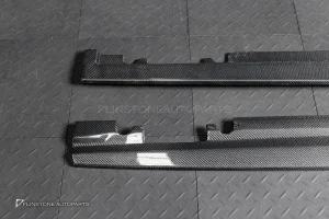 ตำหนิ สเกิร์ตข้าง Carbon fiber สำหรับ W117 CLA-Class ทรง Revozport