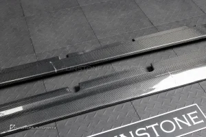 ตำหนิ สเกิร์ตข้าง Carbon fiber สำหรับ W117 CLA-Class ทรง Revozport