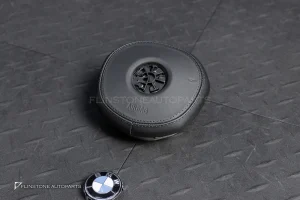 พวงมาลัย พร้อมปุ่ม M1 M2 สำหรับ BMW X6 G06 หนังดำ ด้าย3สี กรอบ Carbon fiber