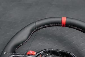 พวงมาลัย พร้อมปุ่ม M1 M2 สำหรับ BMW X6 G06 หนังดำ ด้าย3สี กรอบ Carbon fiber