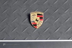 โลโก้ฝากระโปรงหน้า Porsche แท้