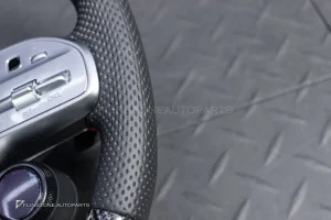 ต้องขัดคราบกาวออกก่อน พวงมาลัย Carbon fiber หนังดำ ด้ายแดง กรอบเงิน พร้อม Drive Unit สำหรับ W205 C-Class