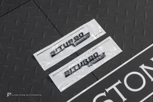 โลโก้ Biturbo 4matic+ สีดำเงา คิดแก้มข้าง