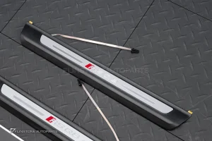 กาบบันได LED สำหรับ Audi ลาย RS Q8