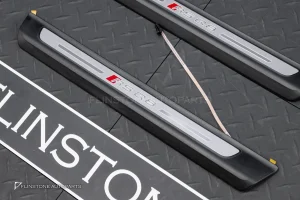 กาบบันได LED สำหรับ Audi ลาย RS Q8