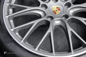 USED ล้อพร้อมยาง สำหรับ Porsche Carrera แท้ 991.1