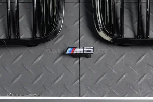 กระจังหน้า BMW G30 series 5 เส้นคู่ สีดำเงา พร้อมโลโก้ M5