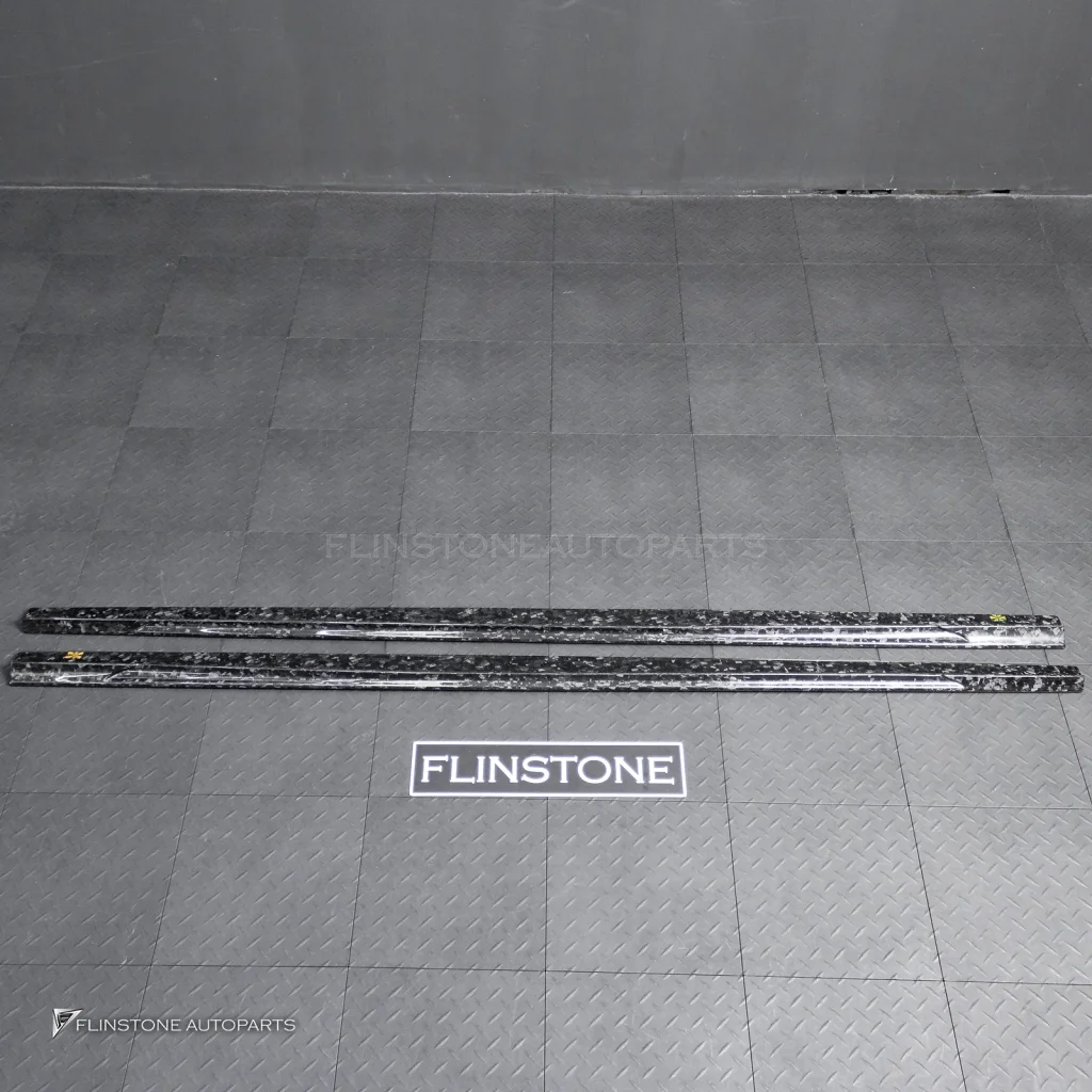สเกิร์ตข้าง Forged Carbon สำหรับ AUDI RS7 ทรง Future Design