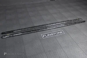 สเกิร์ตข้าง Forged Carbon สำหรับ AUDI RS7 ทรง Future Design